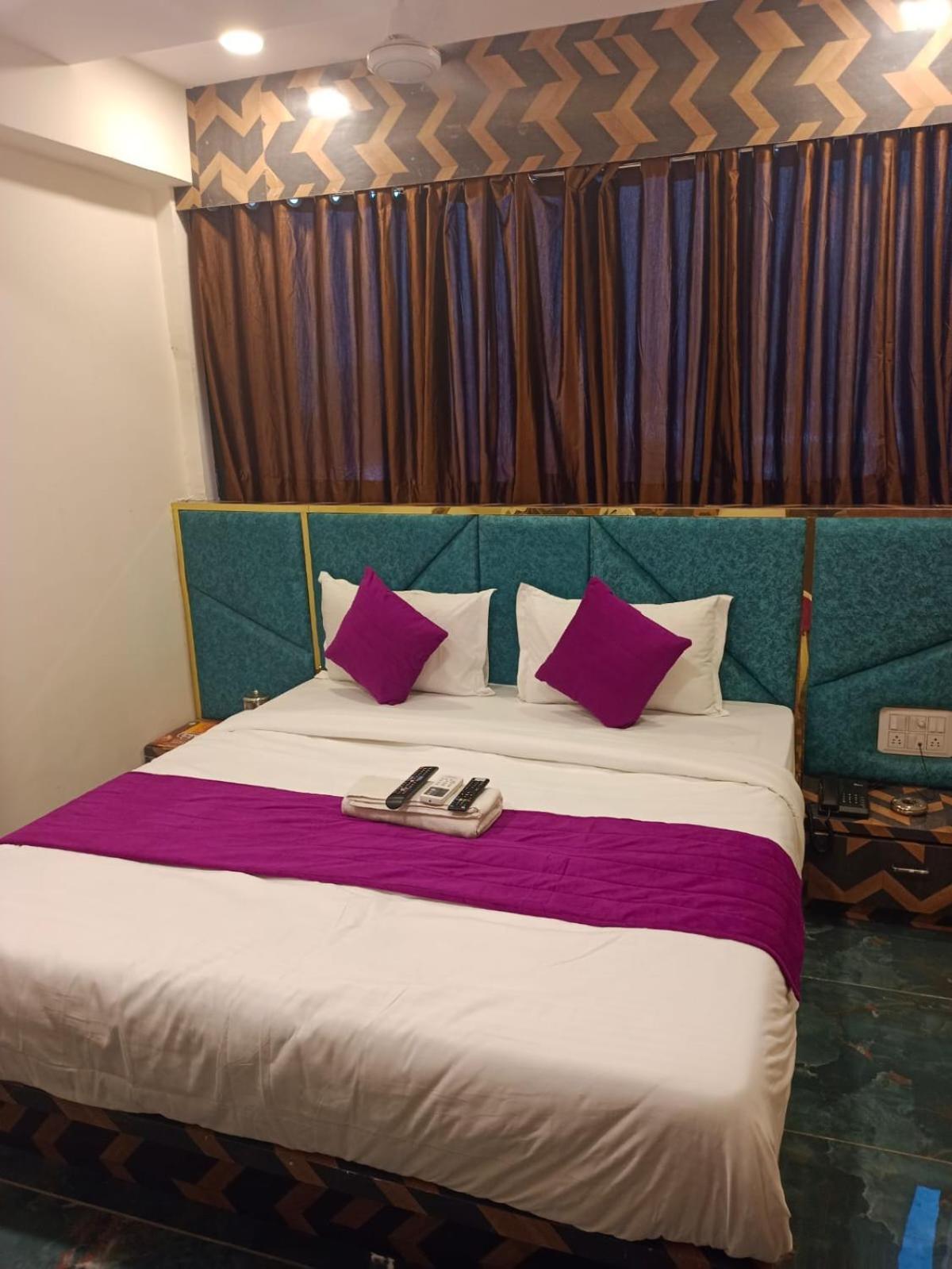 Hotel Karnavati Ahmedabad Exterior foto